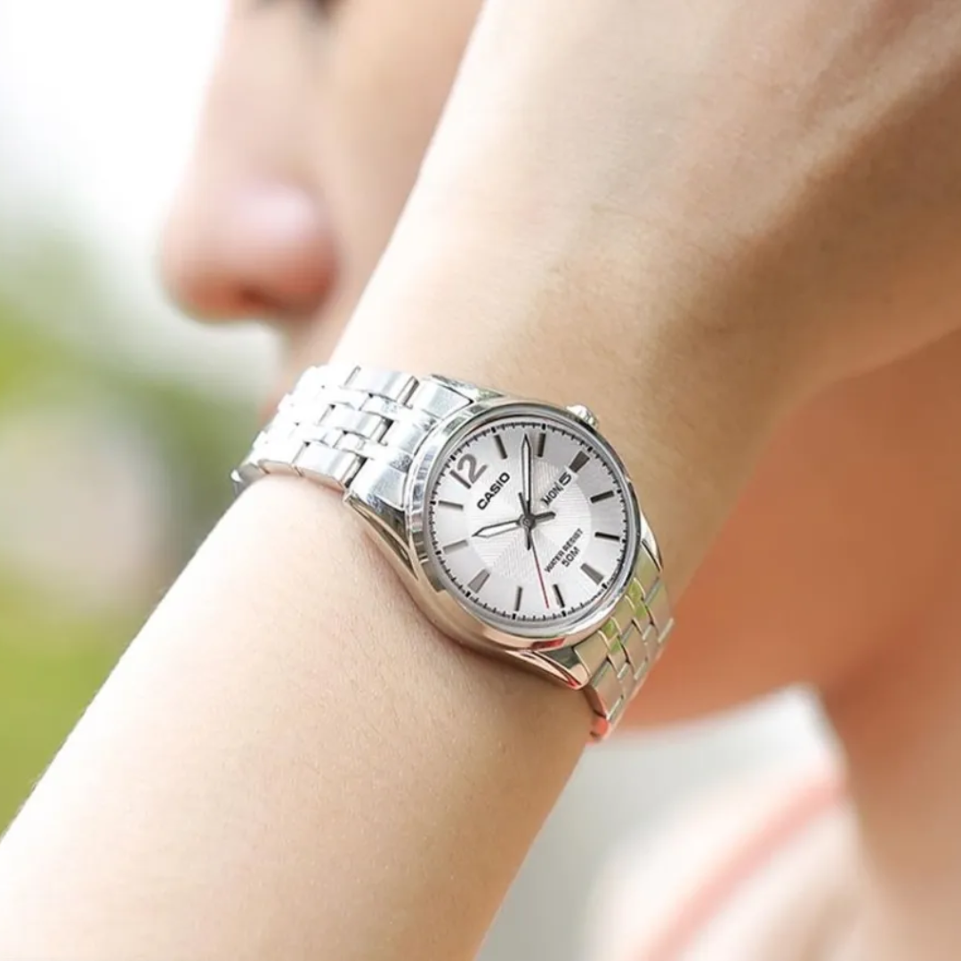 Reloj Casio LTP-1335D-7AV Mujer - Análogo