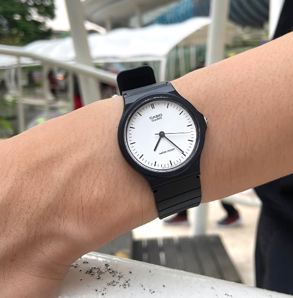 Reloj Casio MQ-24-7E Unisex - Análogo