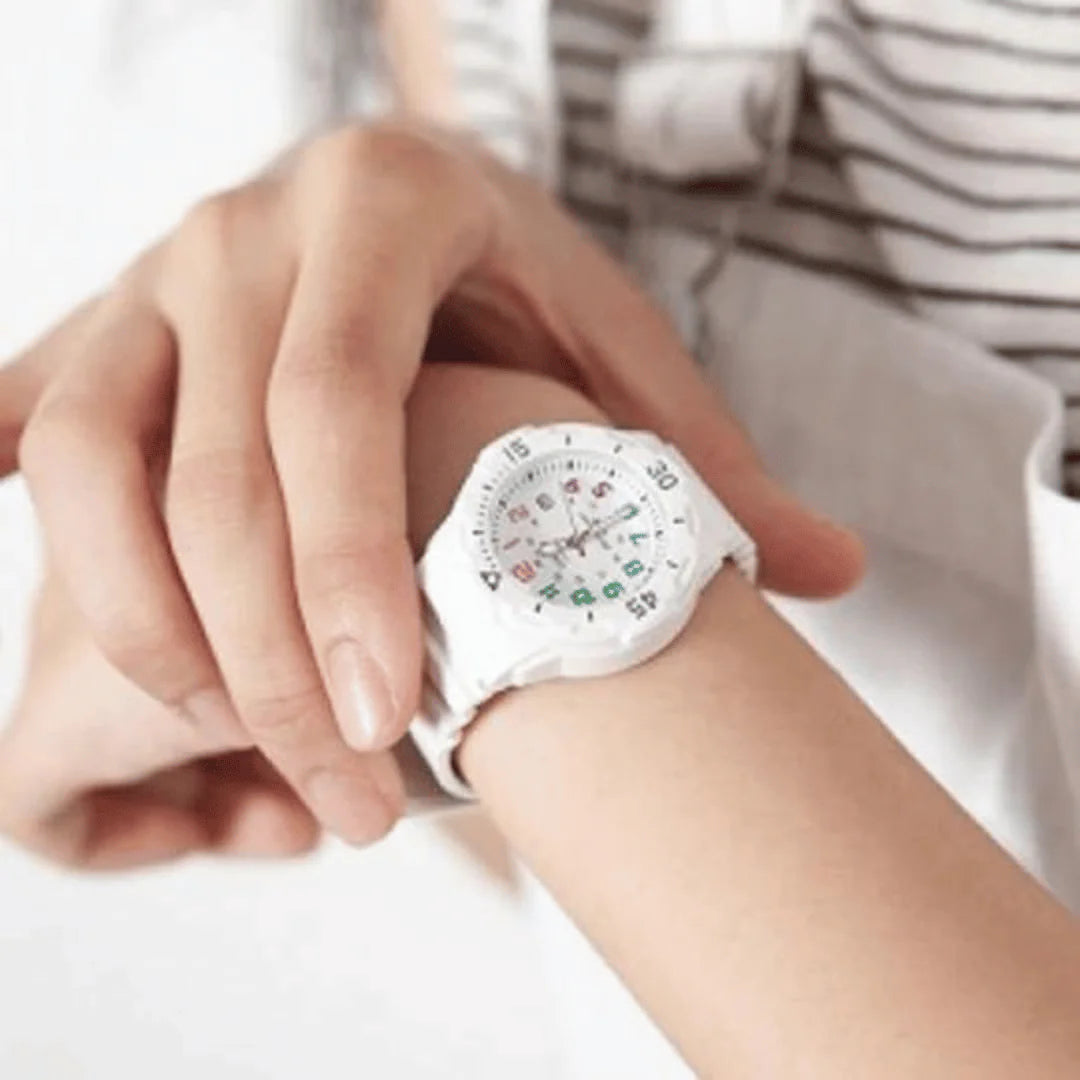 Reloj Casio LRW-200H-7BV Mujer - Análogo