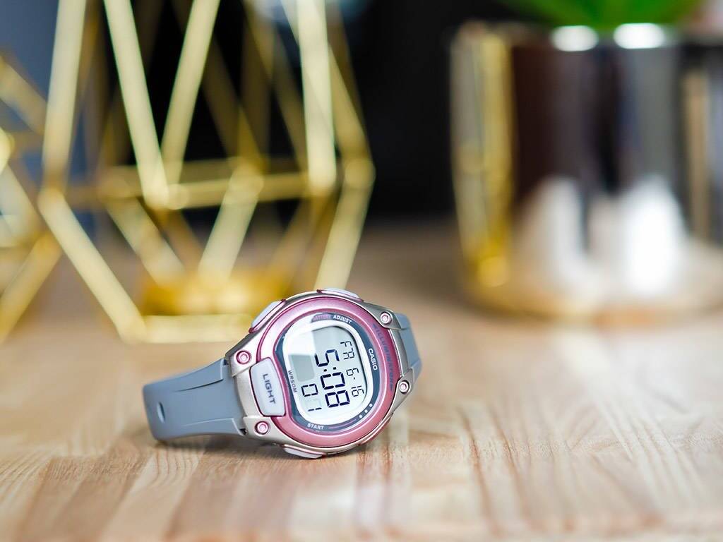 Reloj Casio LW-203-8AV Mujer - Digital
