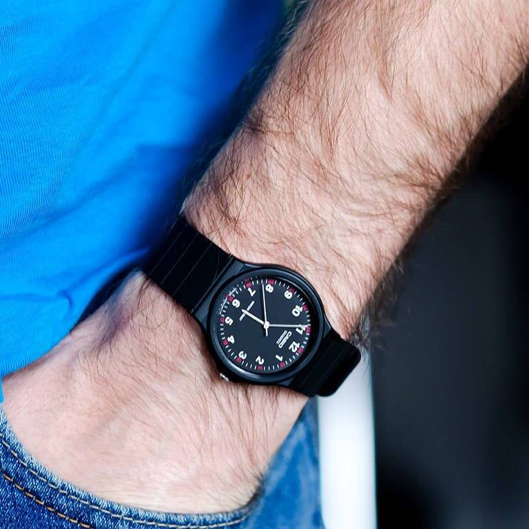 Reloj Casio MQ-24-1B Unisex - Análogo