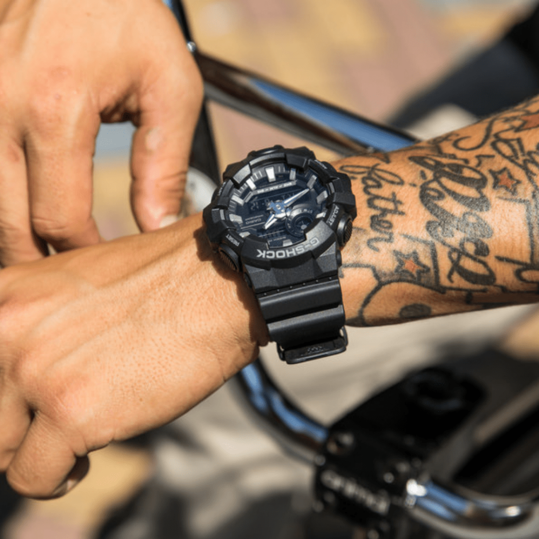Reloj G-Shock GA-700-1BDR - Análogo Digital