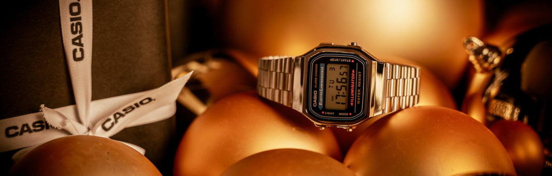 🎁 El regalo perfecto para los que siempre llegan tarde: un reloj ¡obvio!
