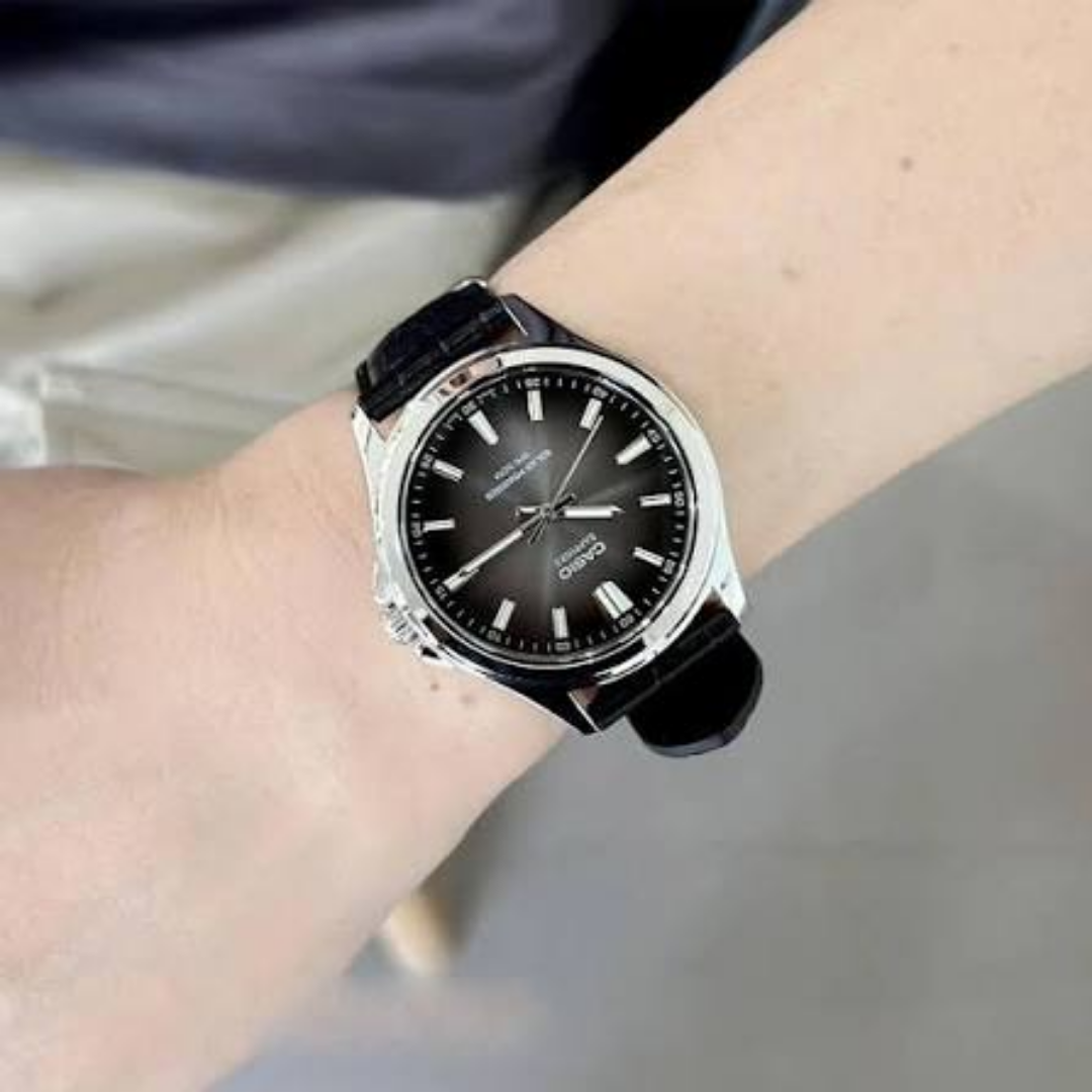 Reloj Casio Tough Solar MTS-RS100L-1A Cristal Zafiro Hombre - Análogo
