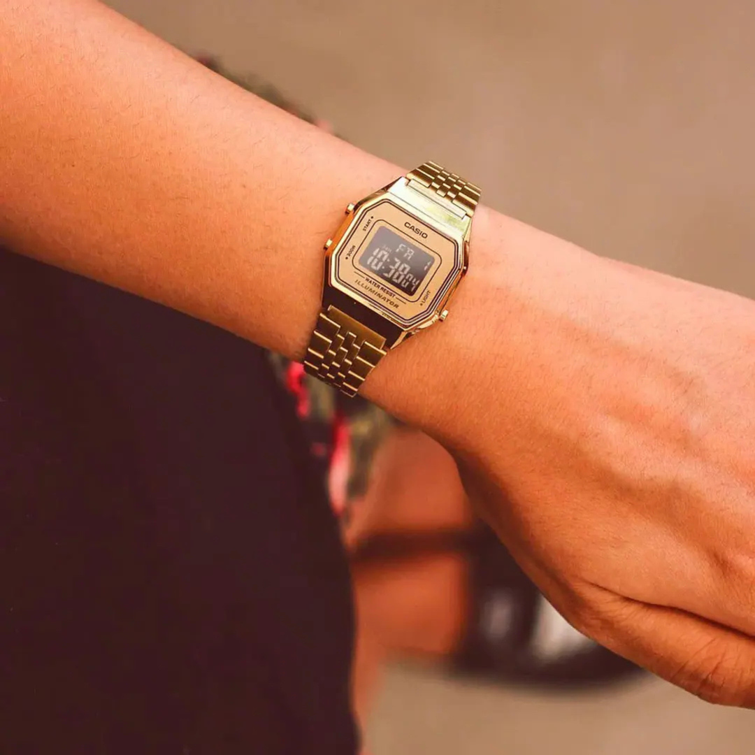 Reloj Casio LA-680WGA-9B Mujer - Digital