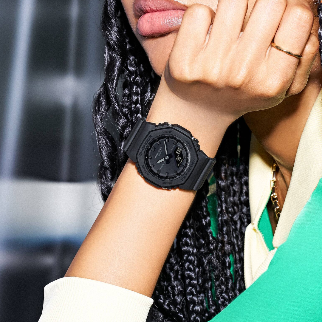 Reloj G-Shock GMA-P2100BB-1A Mujer - Análogo Digital