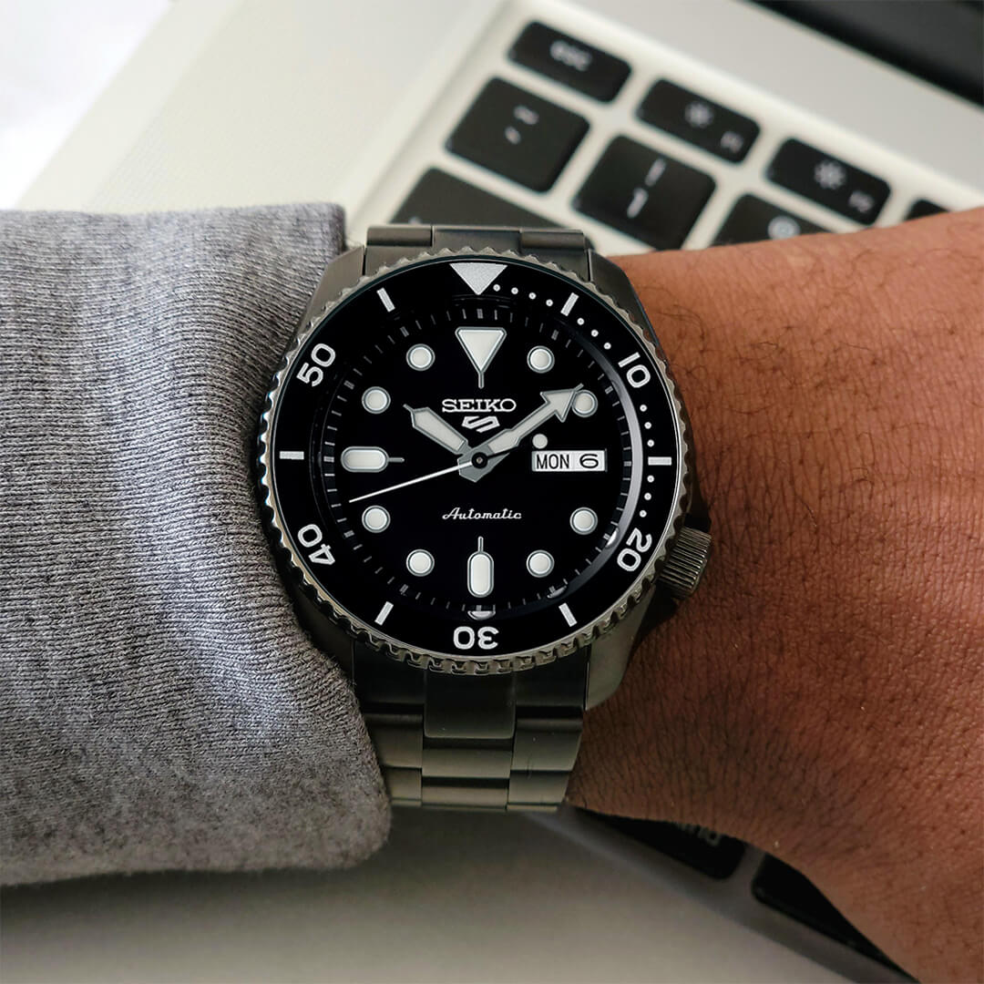 Reloj Seiko 5 Sports "Triple Black" Automático SRPD65 Hombre - Análogo
